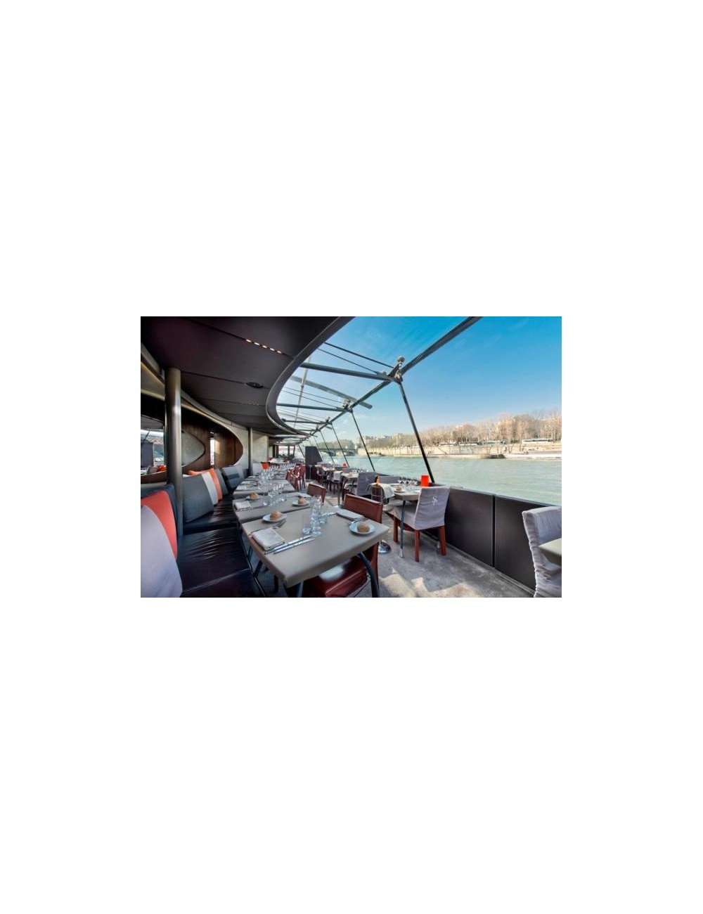 DÉJEUNER-CROISIÈRE SUR LA SEINE ET THÉÂTRE : LAPONIE